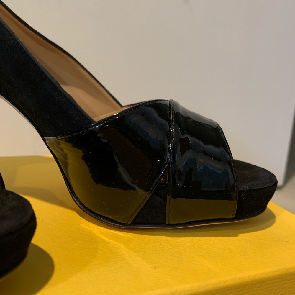 Fendi size 38 Black Heels with Logo, and box - Picture 7 of 8